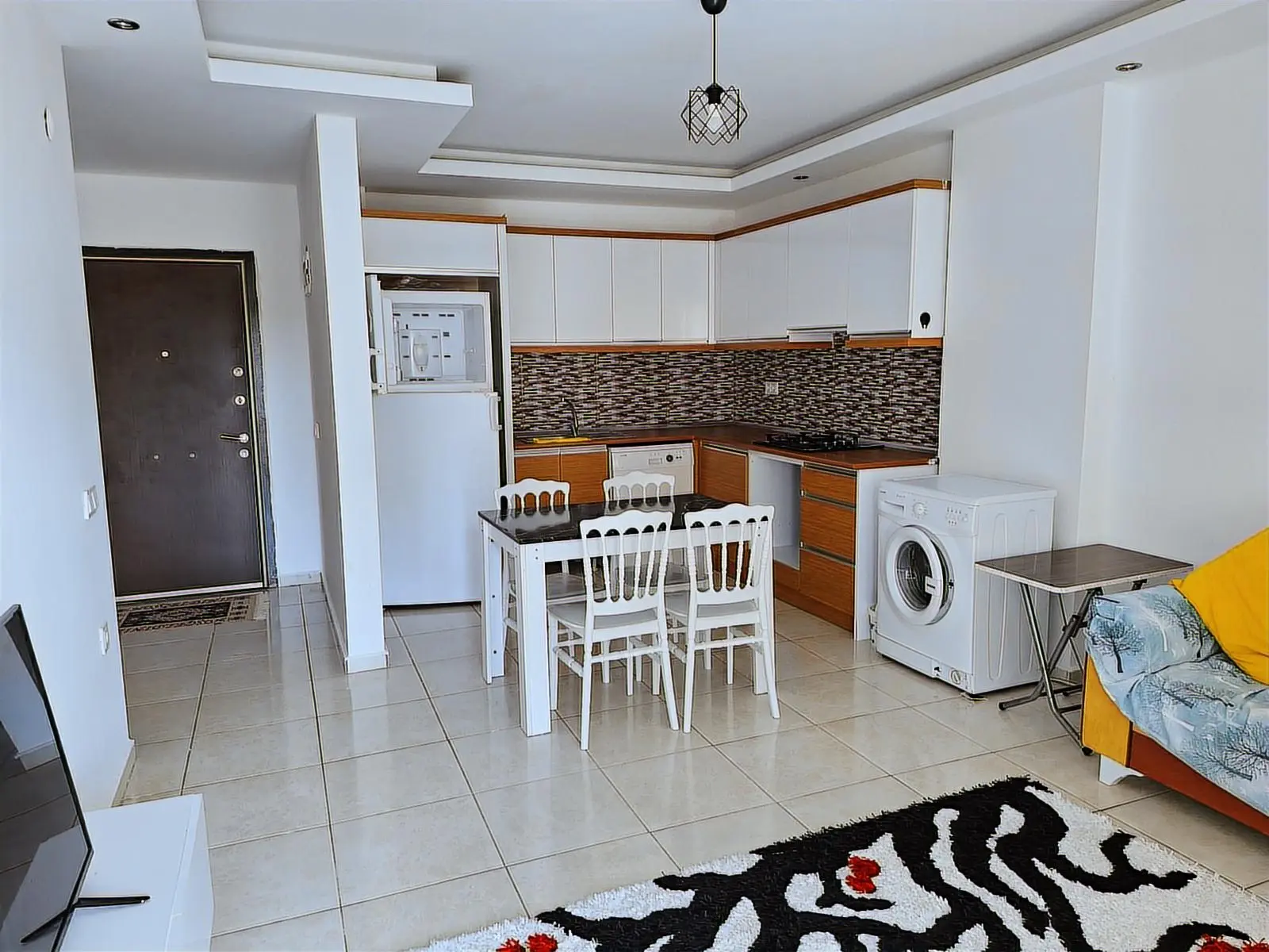 Full Eşyalı Kiralık 1+1 Daire - Havuzlu